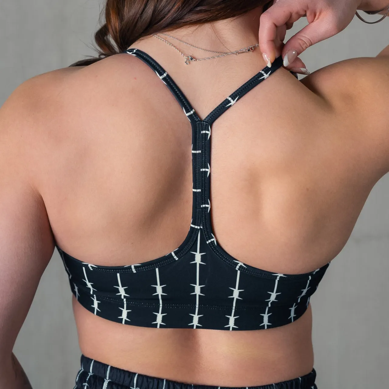 BARBWIRE SPORTS BRA - BLACK / WHITE