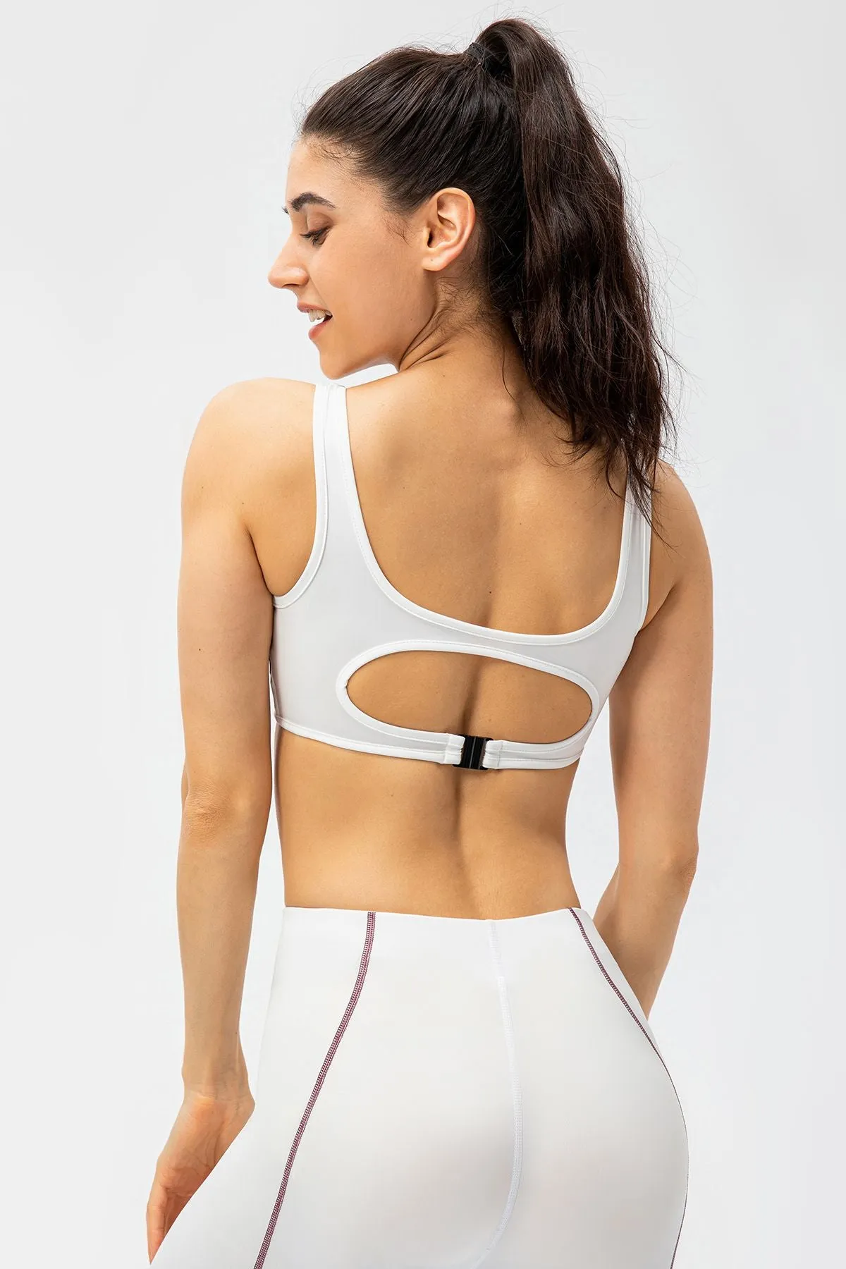 Contrast Trim Back Cutout Sports Bras Light Support
