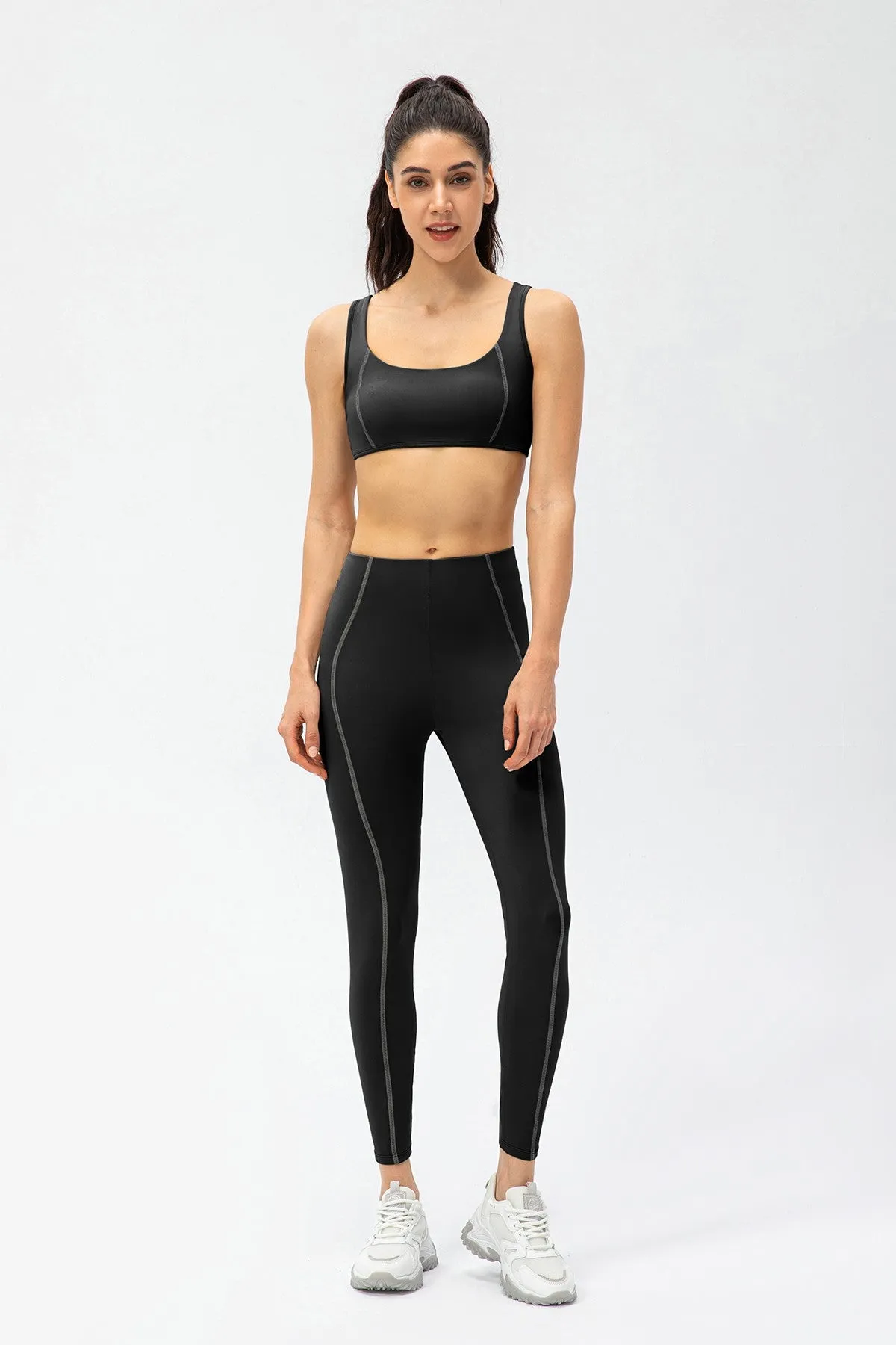 Contrast Trim Back Cutout Sports Bras Light Support