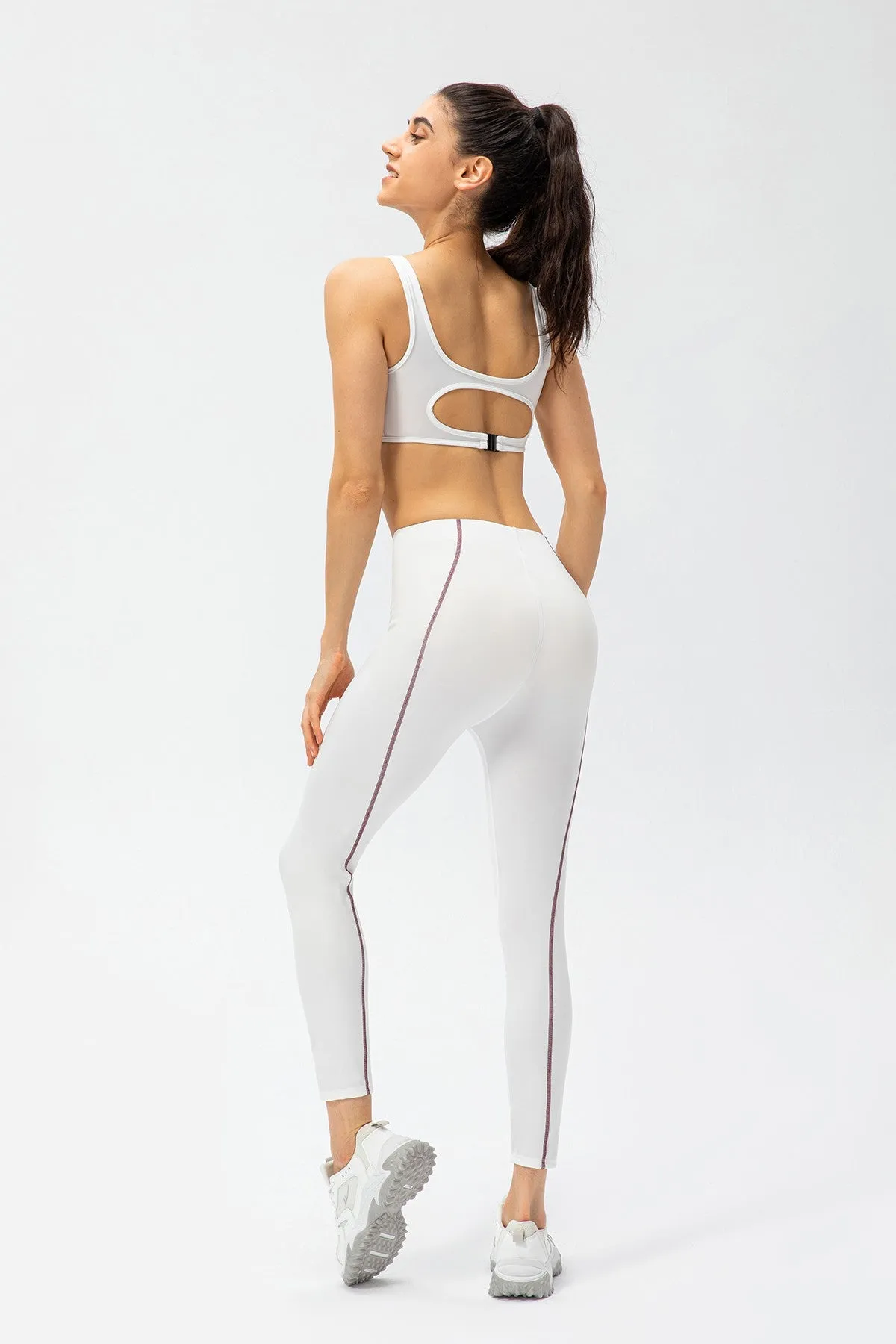 Contrast Trim Back Cutout Sports Bras Light Support