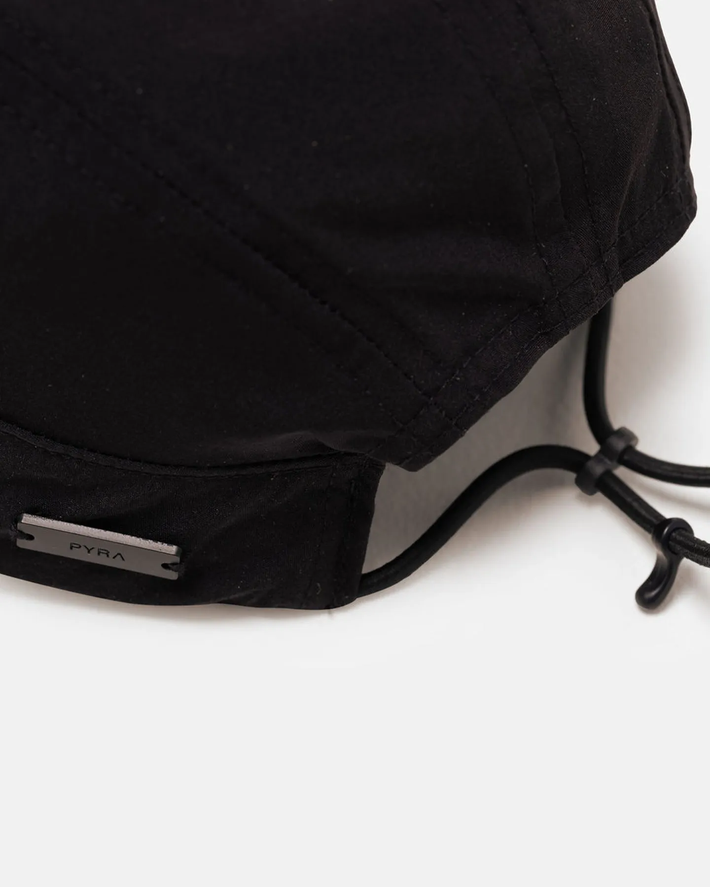TECH RUNNING HAT BLACK