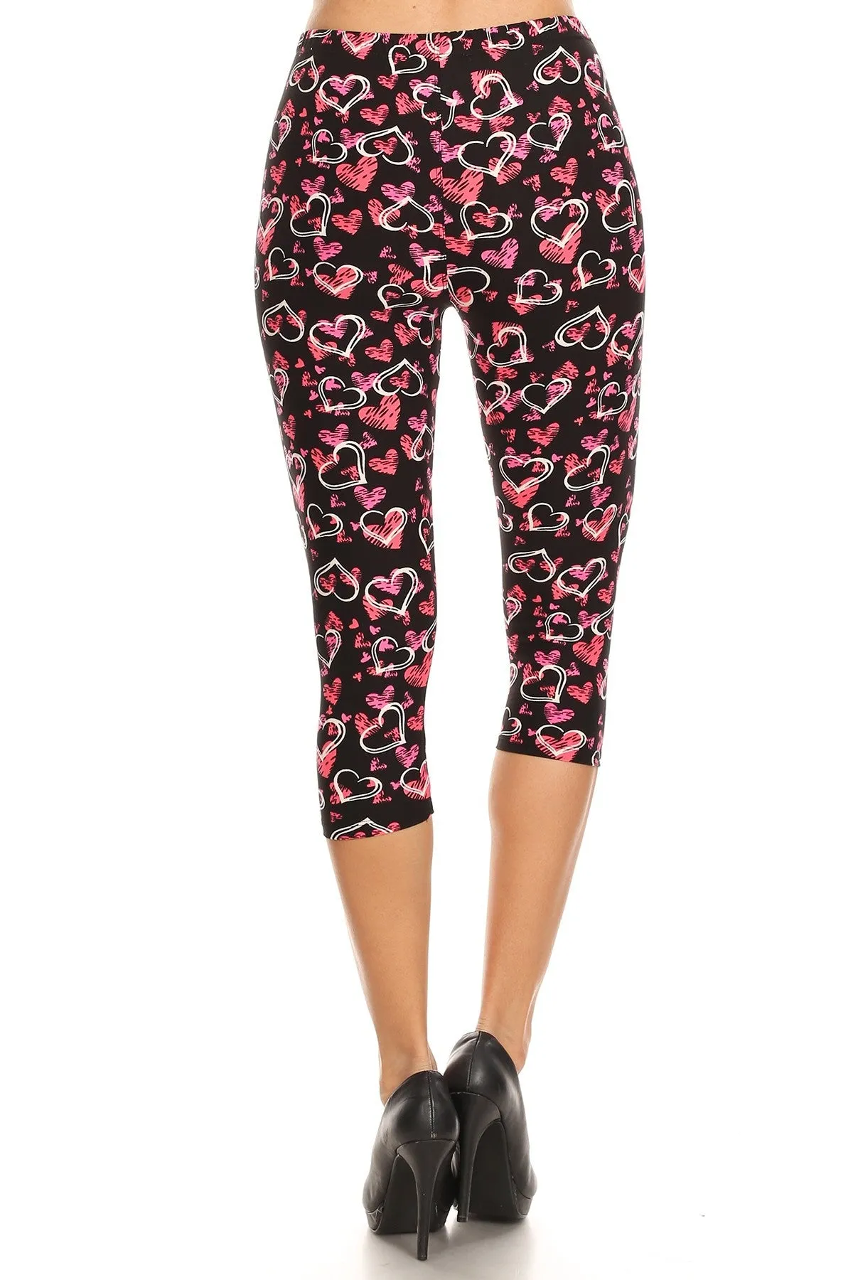 Women's Regular Outlined Hearts Printed Cropped Capri Leggings